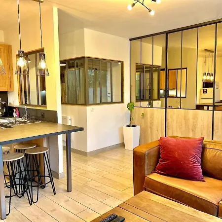 Havre De Paix Avec Jardin Et Parking A Chantilly