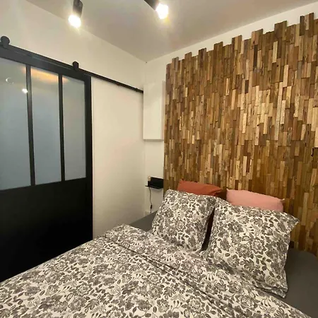 Le Petit Hameau, T2 Avec Jardin Et Parking * Жувьё