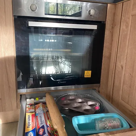 Le Petit Hameau, T2 Avec Jardin Et Parking Жувьё